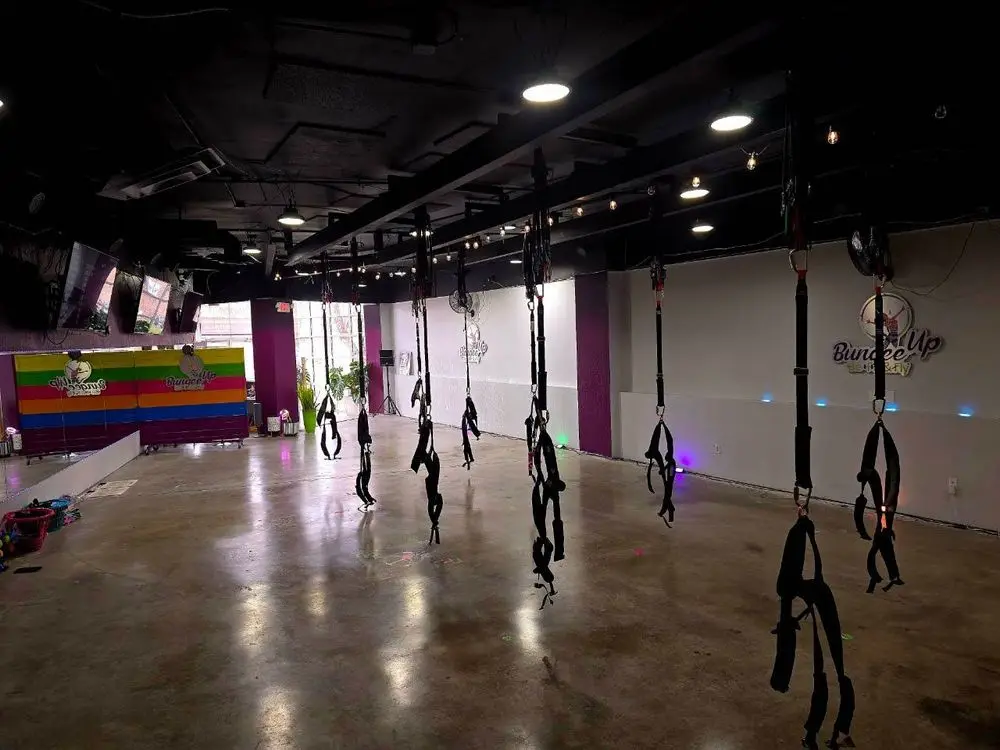 Inside the Bungee Up studio - flyers and coaches at the studio, photo 13